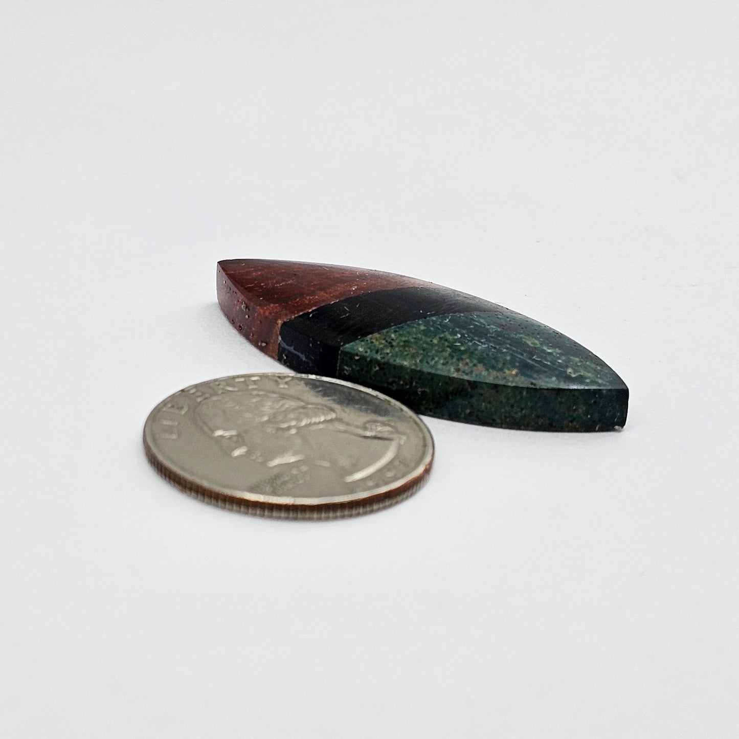 Intarsia inlay cabochon with agate and obsidian