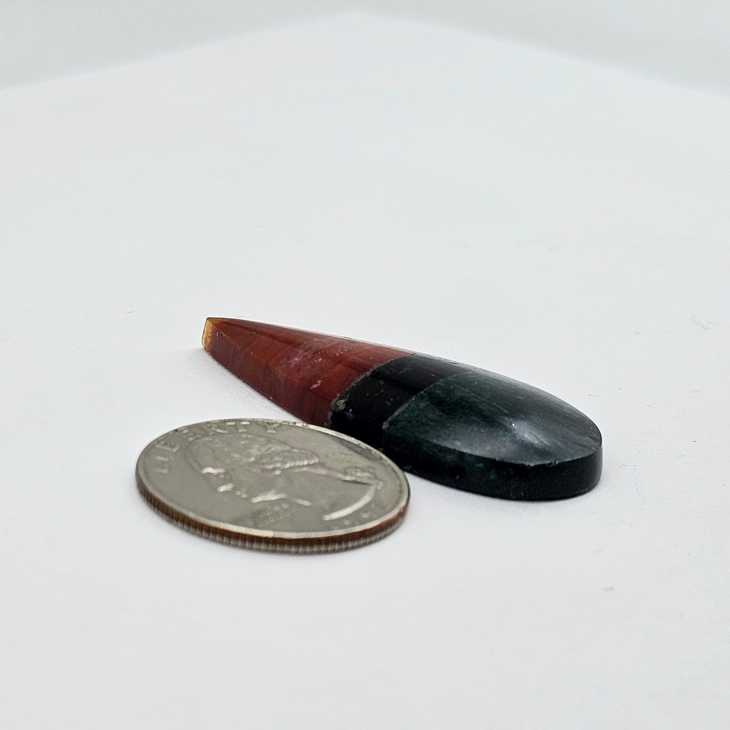 Intarsia inlay cabochon with agate and obsidian