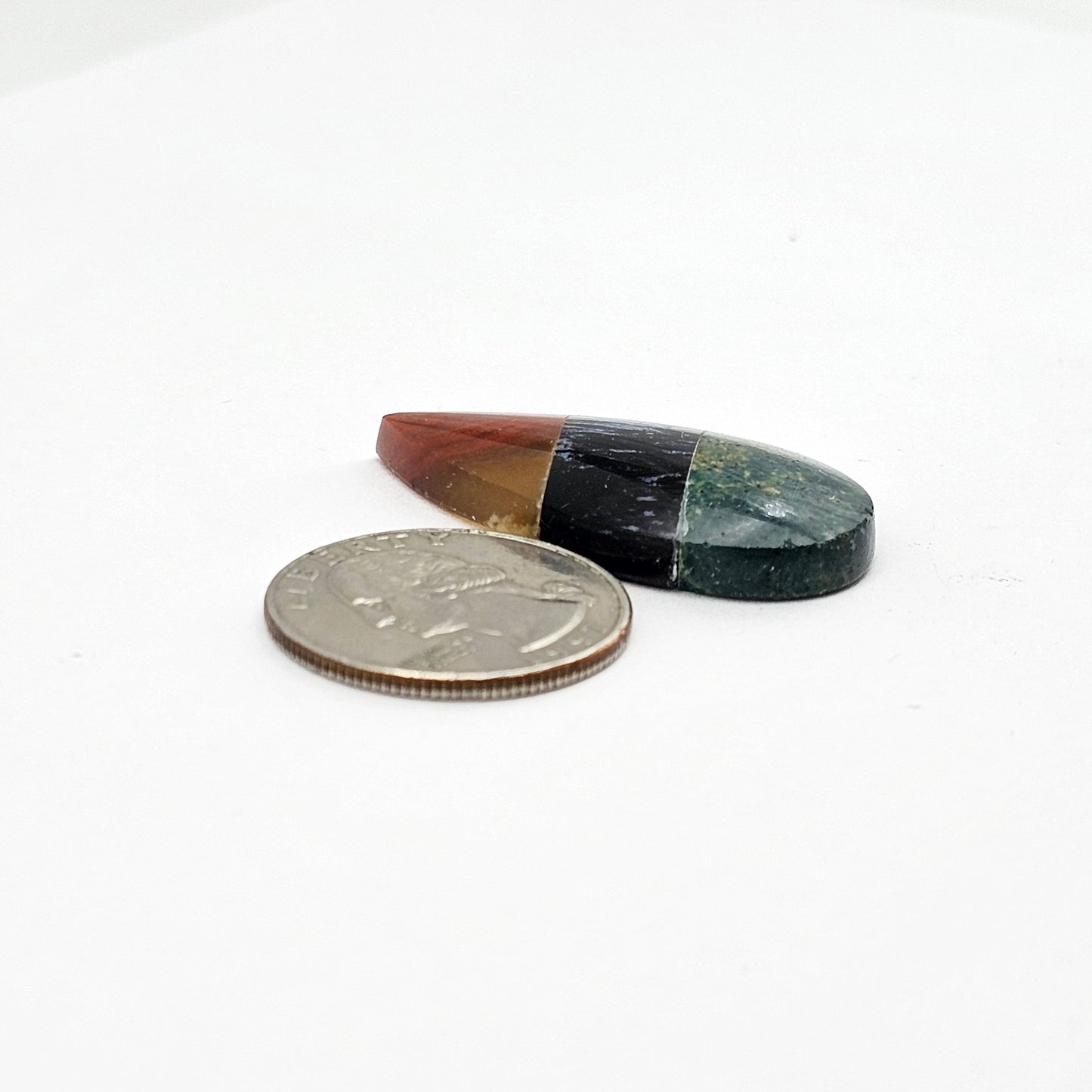 Intarsia inlay cabochon with agate and obsidian