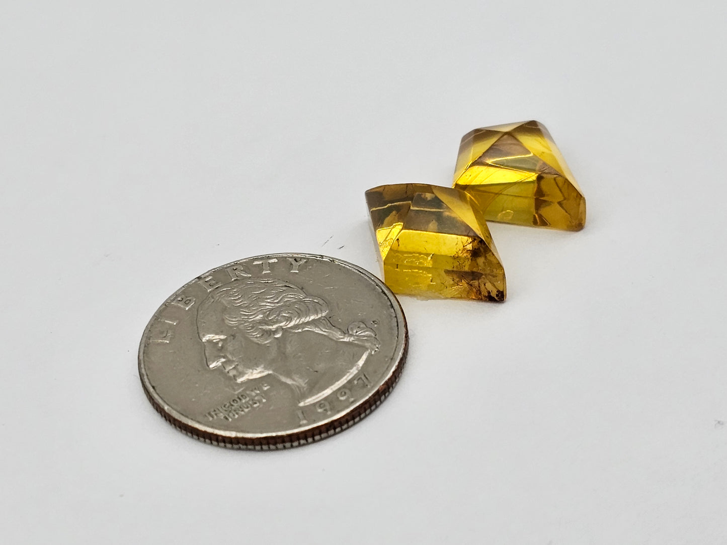 Amber half faceted set