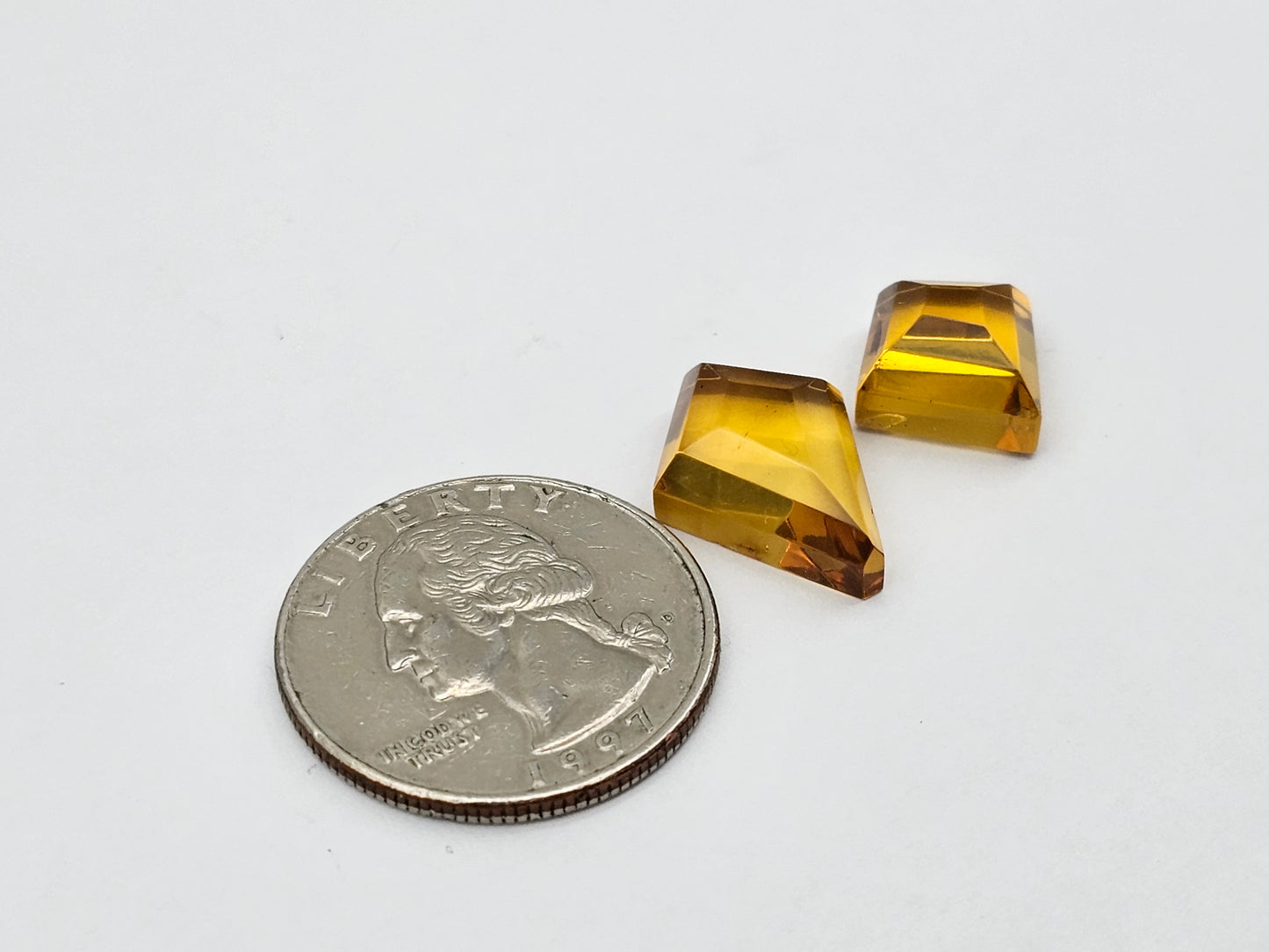 Amber half faceted set