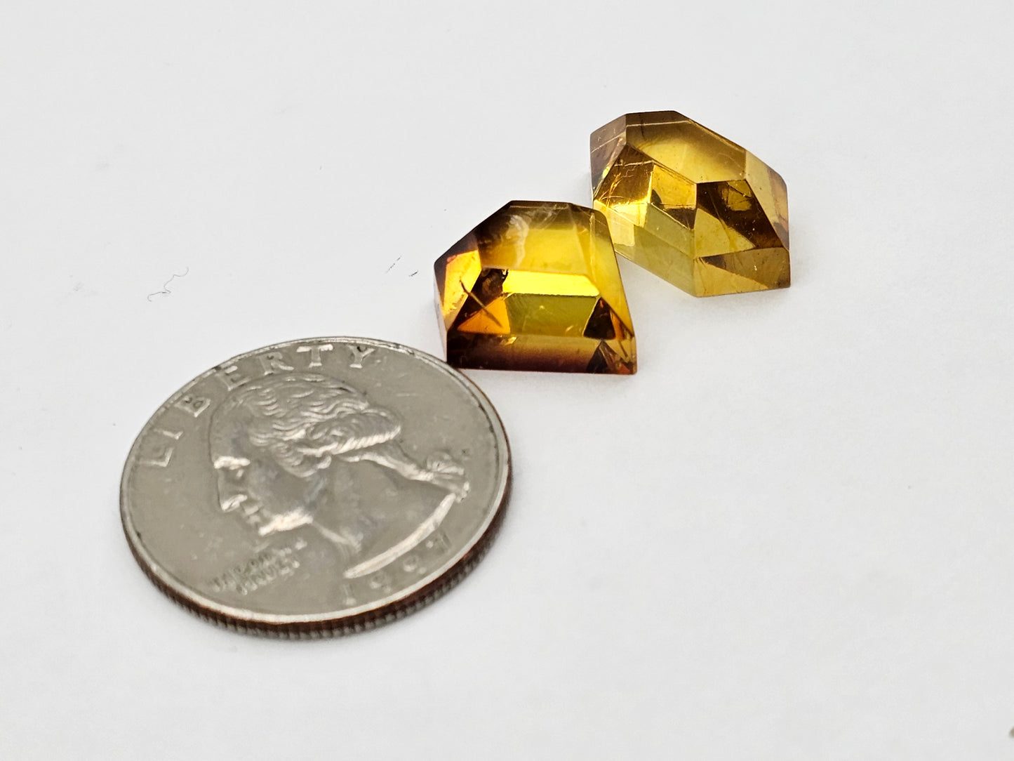 Amber half faceted set