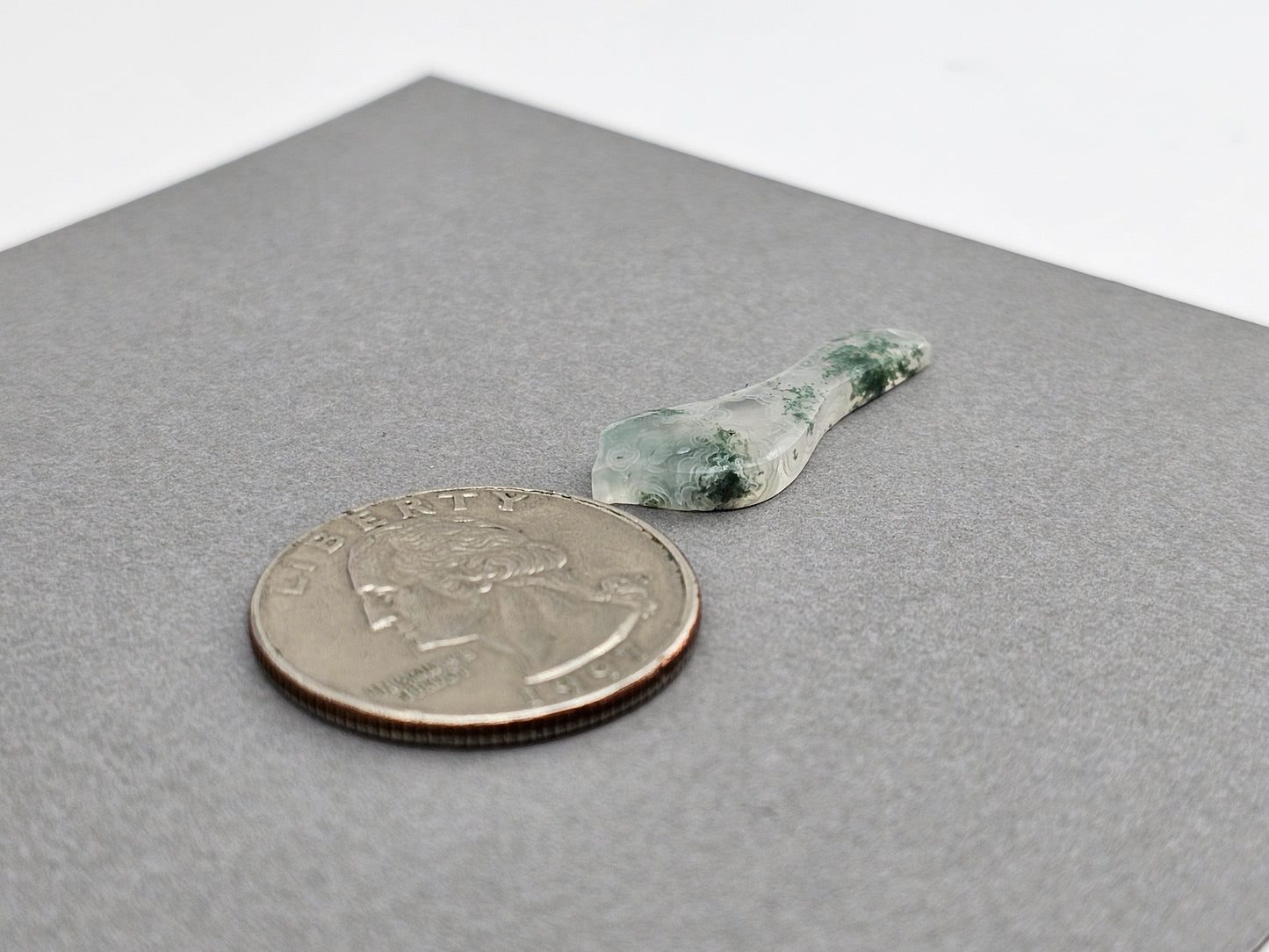 Moss agate bird cabochon