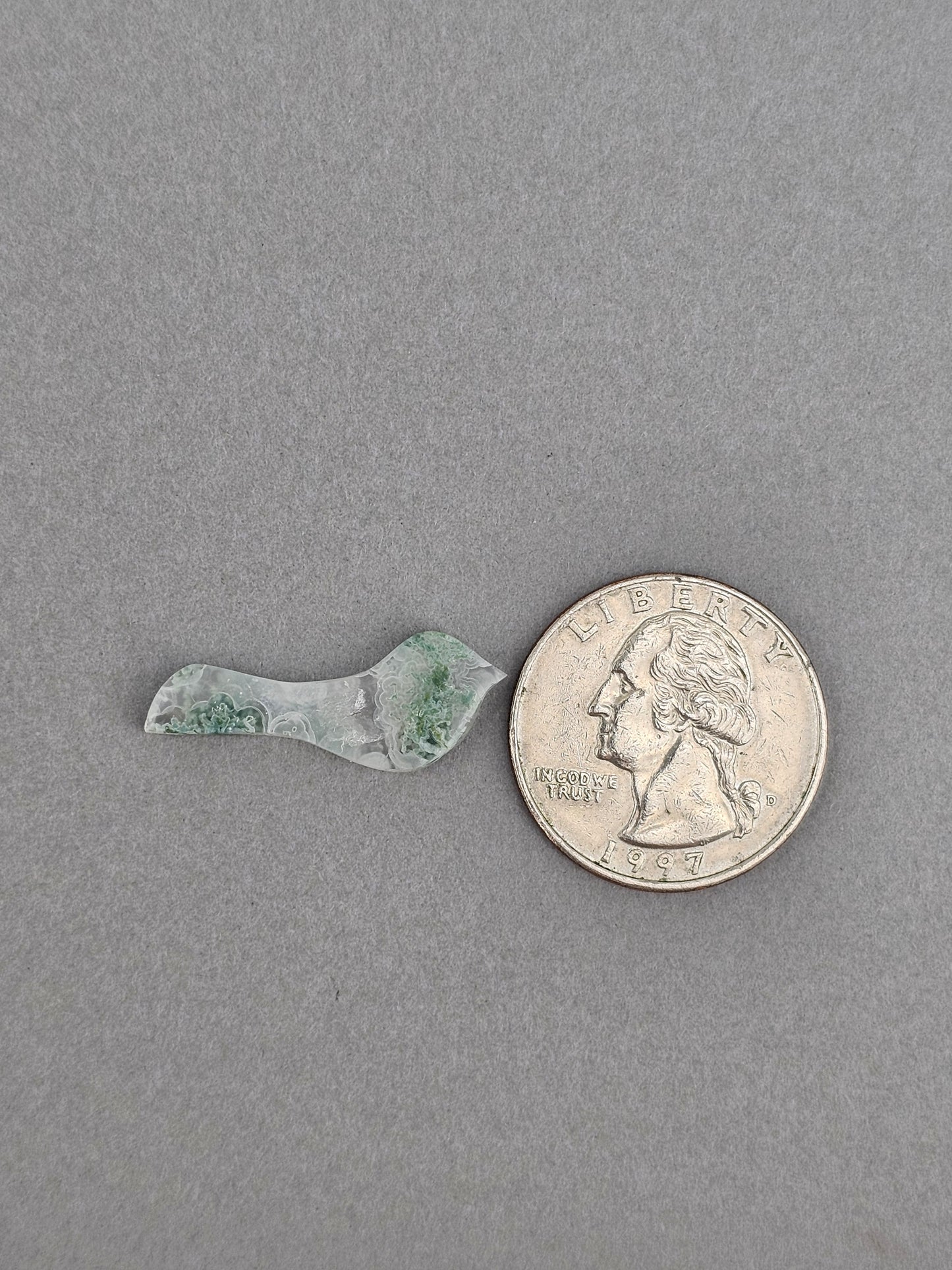 Moss agate bird cabochon