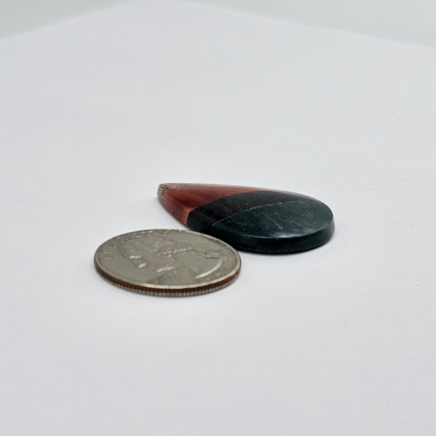 Intarsia inlay cabochon with agate and obsidian