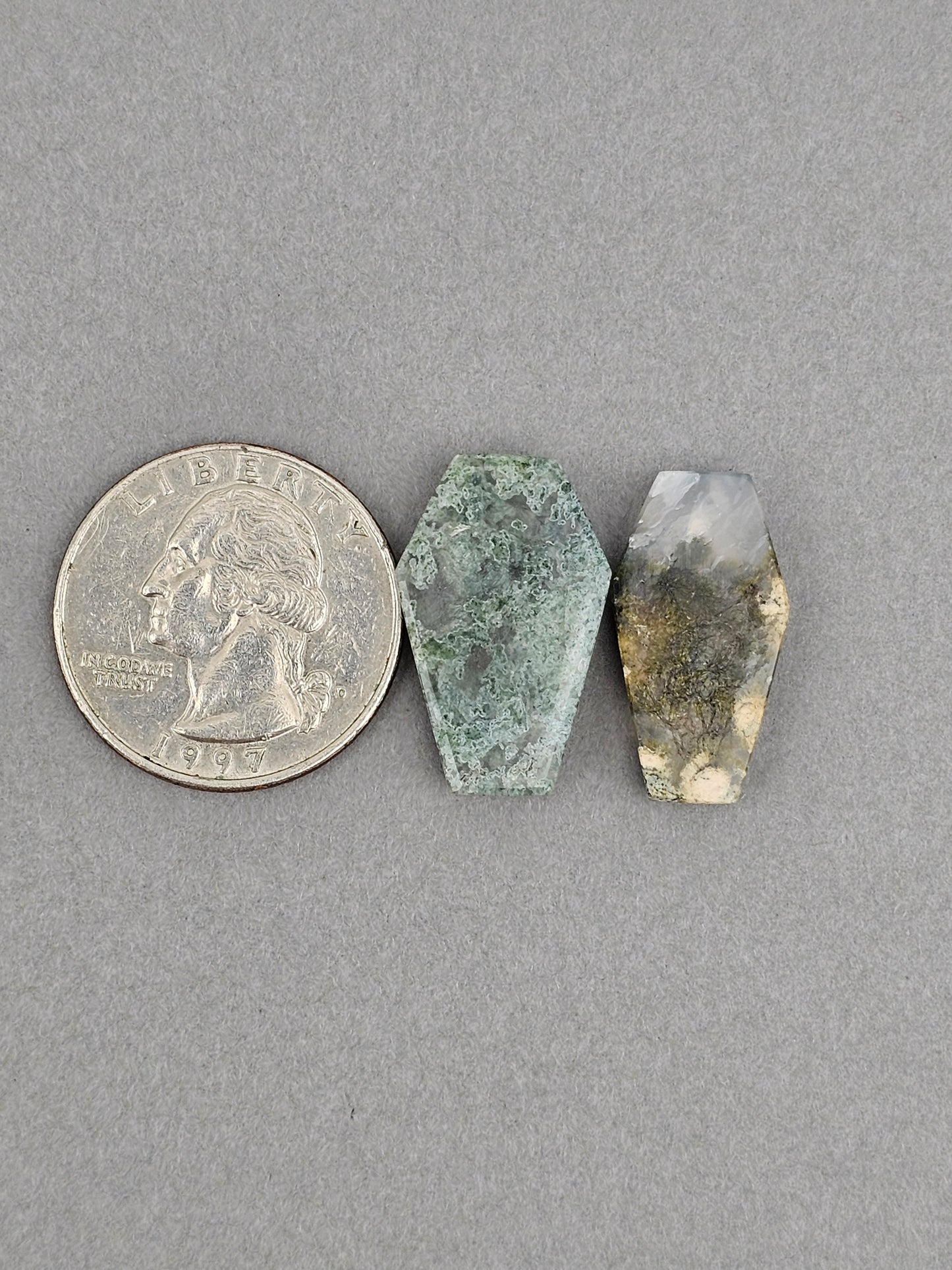 Moss agate coffin cabochon set
