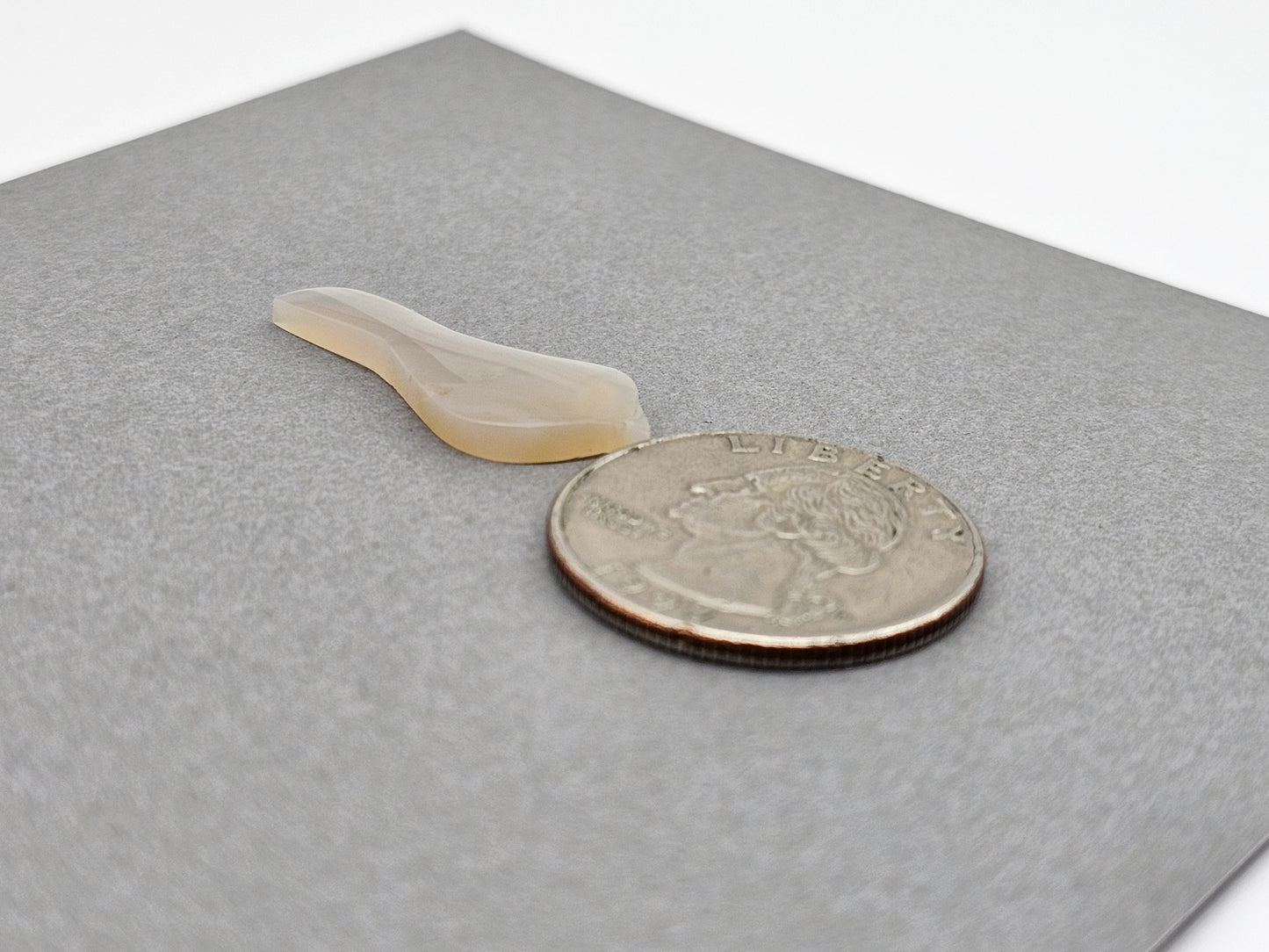 Gray agate bird cabochon