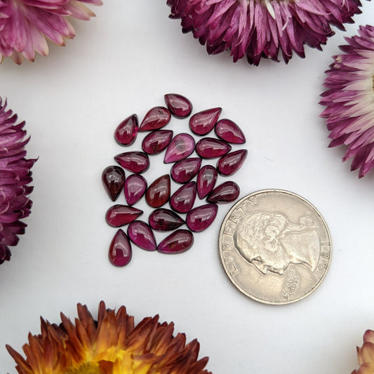 Rhodolite garnet teardrop lots (7 mm x 5 mm)