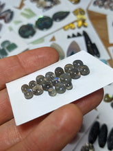 Load image into Gallery viewer, Labradorite oval lot

